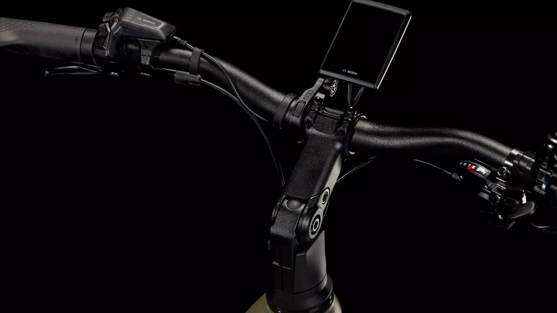 Cube Kathmandu Hybrid Pro 800 dustyolive´n´gold  Cube Kathmandu Hybrid Pro 800 dustyolive´n´gold