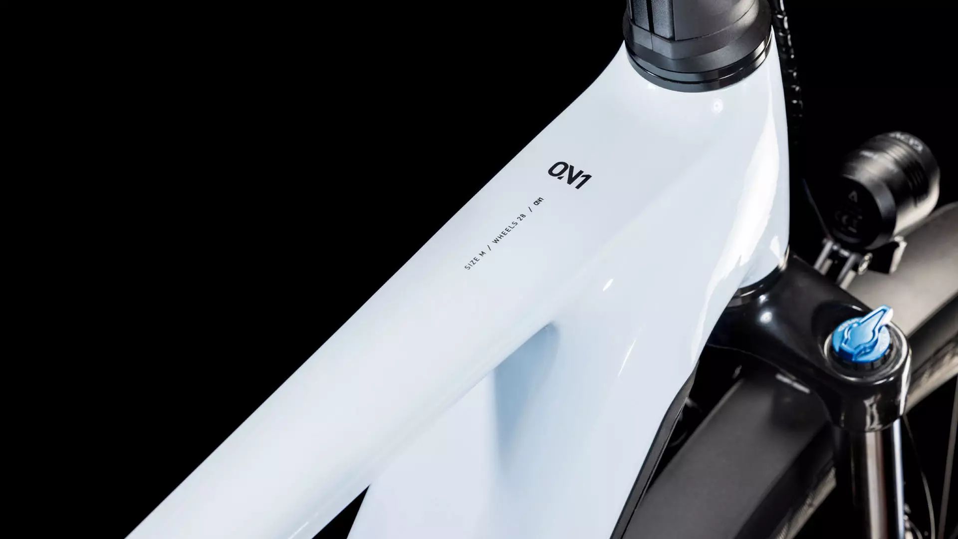 Cube Kathmandu Hybrid ONE 800 polarwhite´n´black  Cube Kathmandu Hybrid ONE 800 polarwhite´n´black