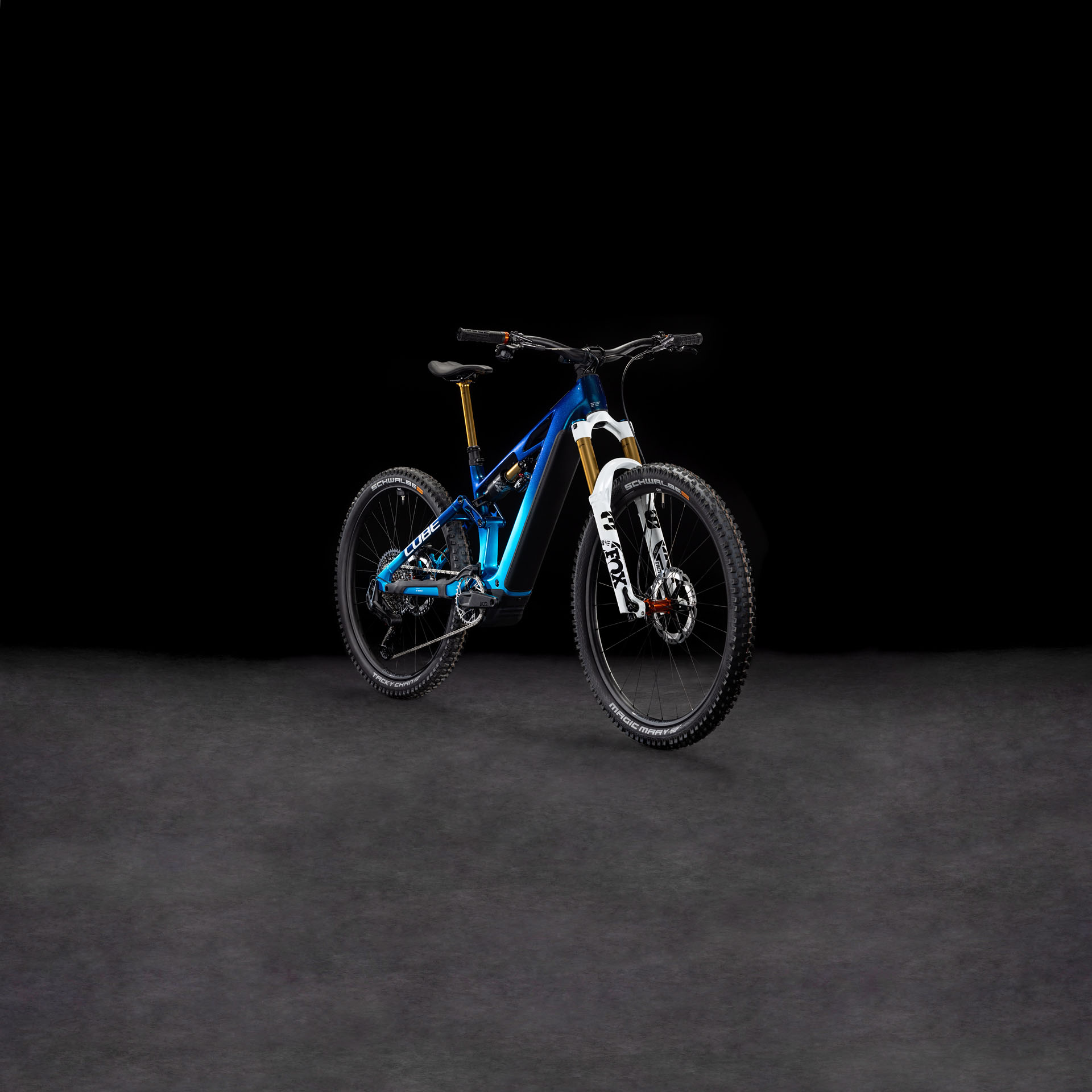 Cube Stereo Hybrid ONE77 HPC AT 800 actionteam 