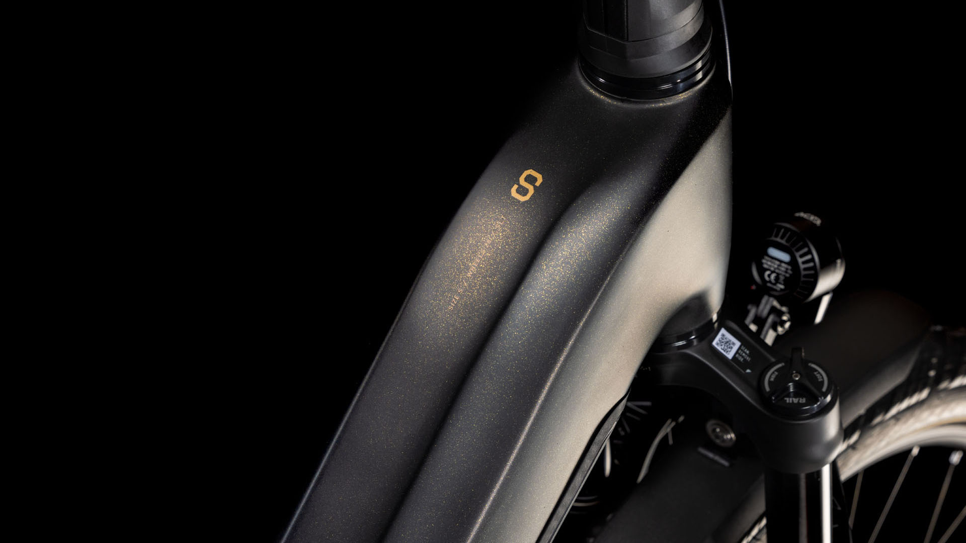 Cube Kathmandu Hybrid SLT 800 golddust´n´black  Cube Kathmandu Hybrid SLT 800 golddust´n´black